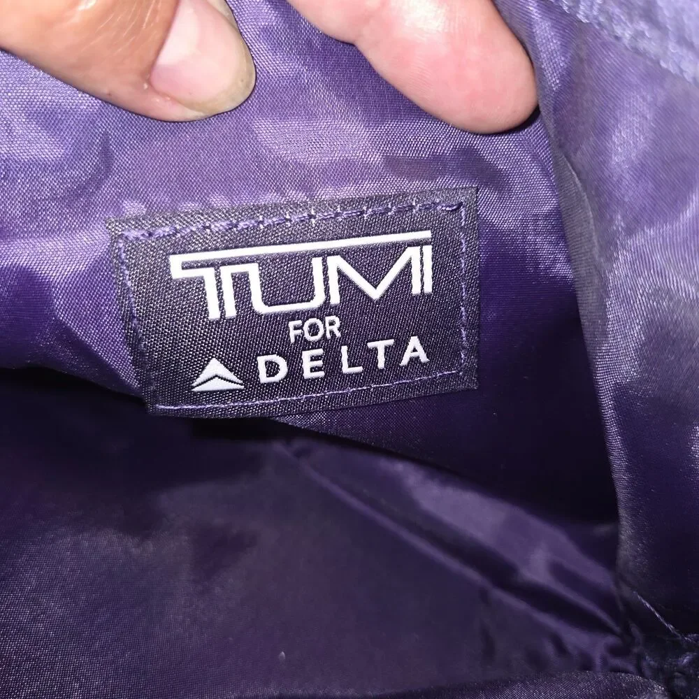 TUMI for Delta One Business Class Purple Trim Soft Amenity Pouch Travel Cosmetic